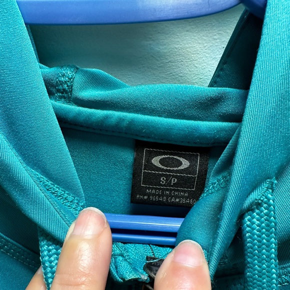 Oakley active wear zip up - Picture 5 of 7